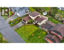 803 Kimberly Pl, Saanich, BC V8X4R2 Photo 32