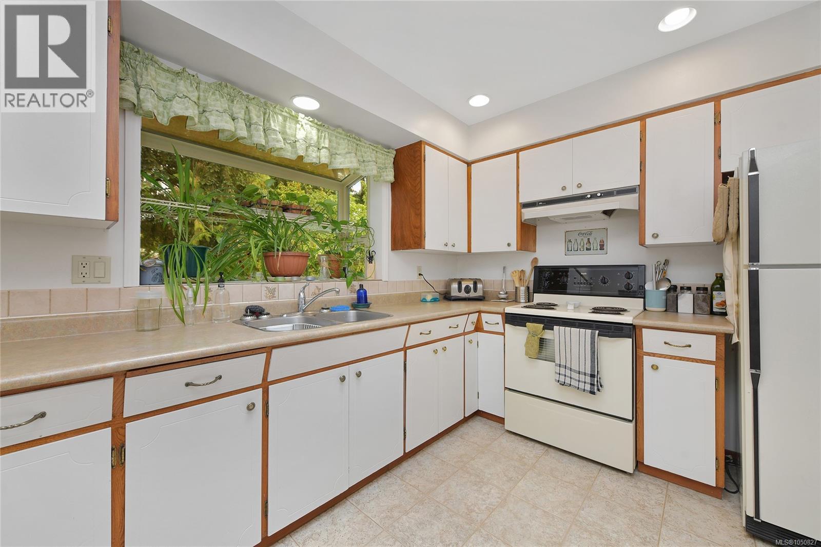 3058 CAROLA Pl - 8