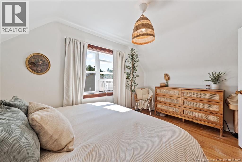 401 Montgomery Avenue - 14
