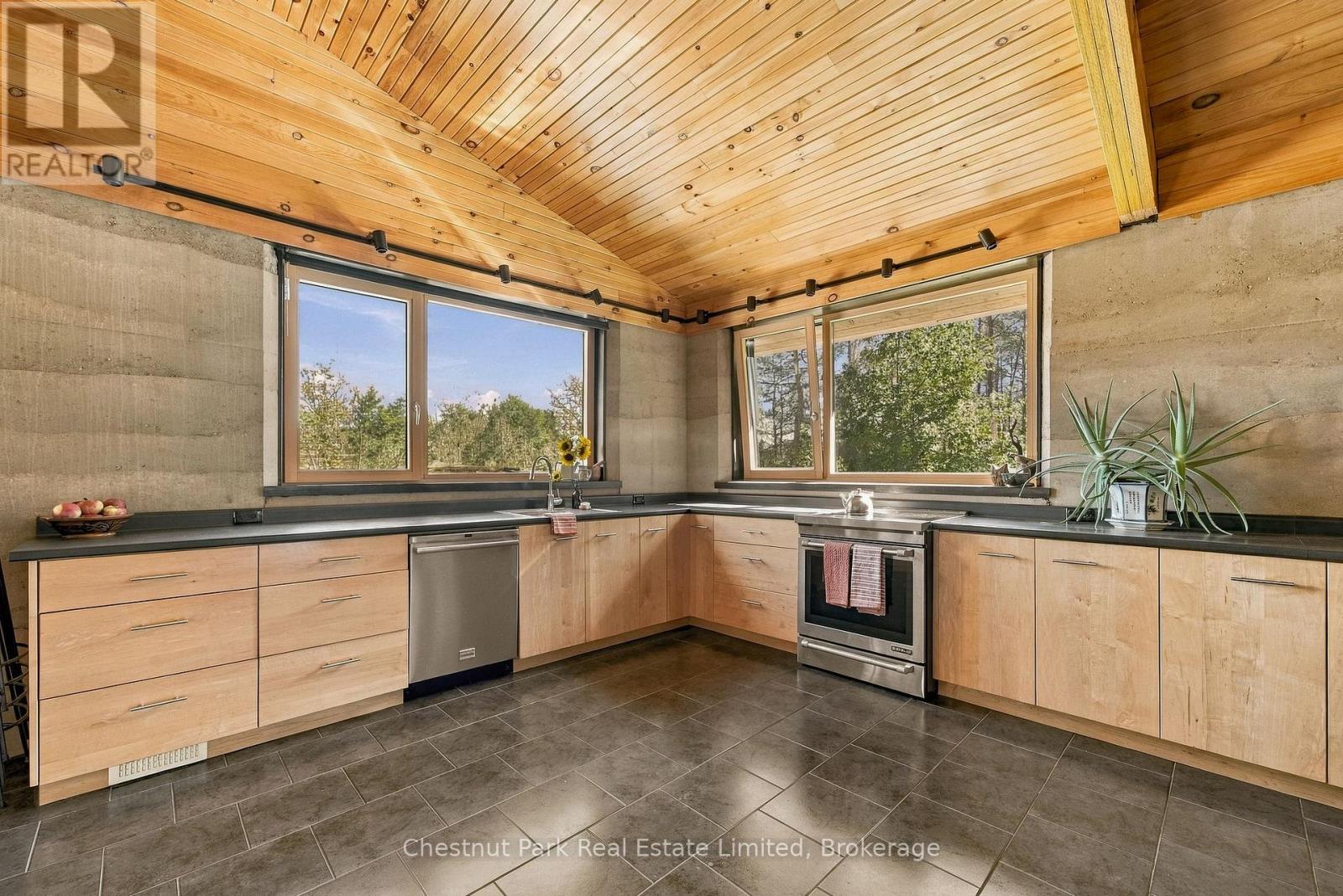 109 MOUNT PLEASANT ROAD - Image 21