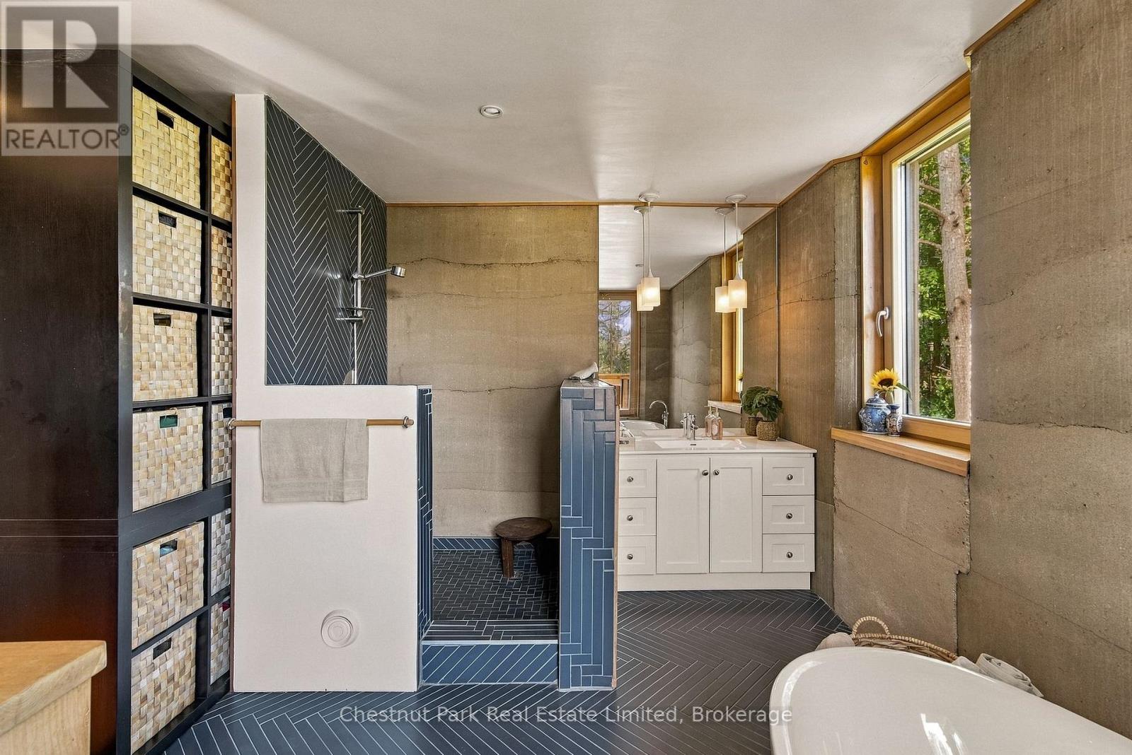 109 MOUNT PLEASANT ROAD - Image 33