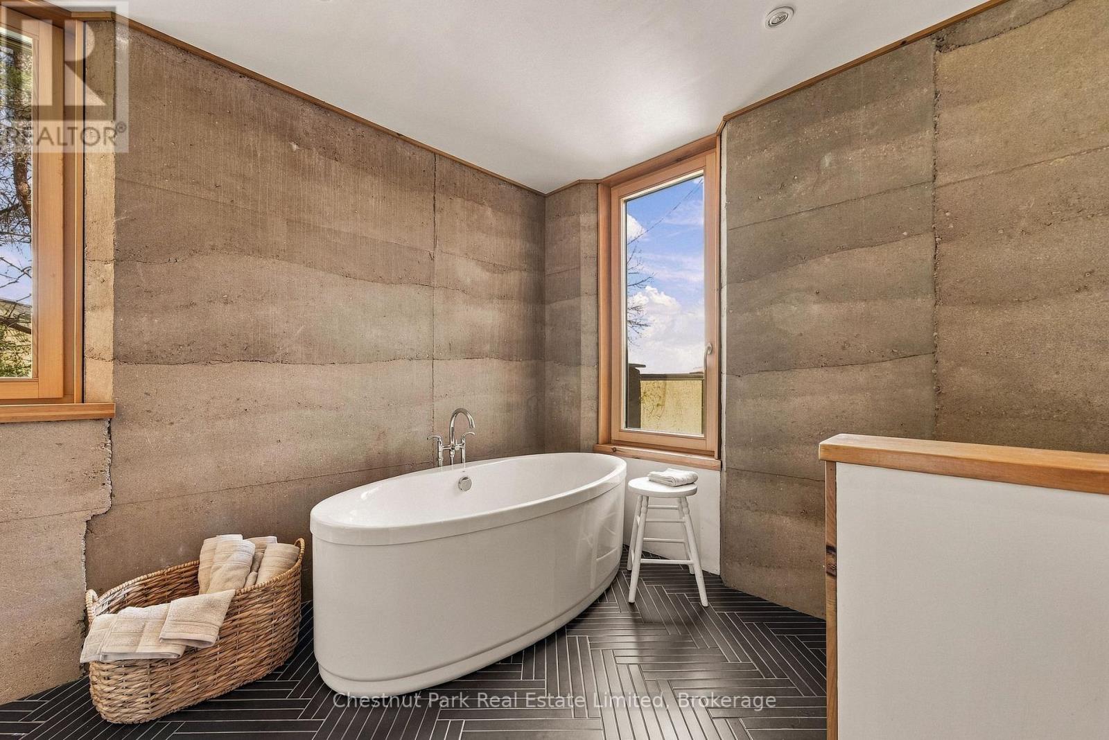 109 MOUNT PLEASANT ROAD - Image 35