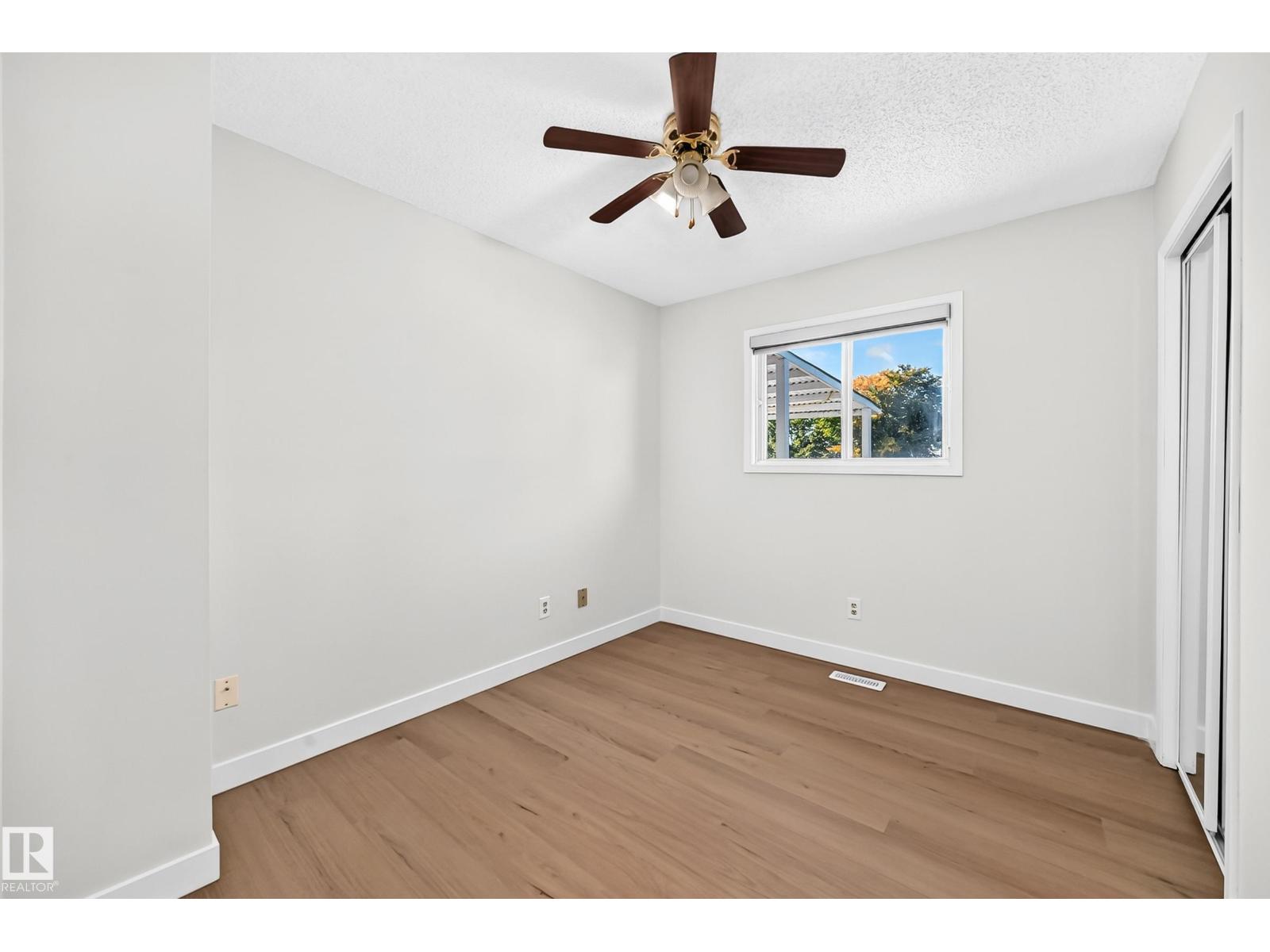 3924 26A AV NW - 24