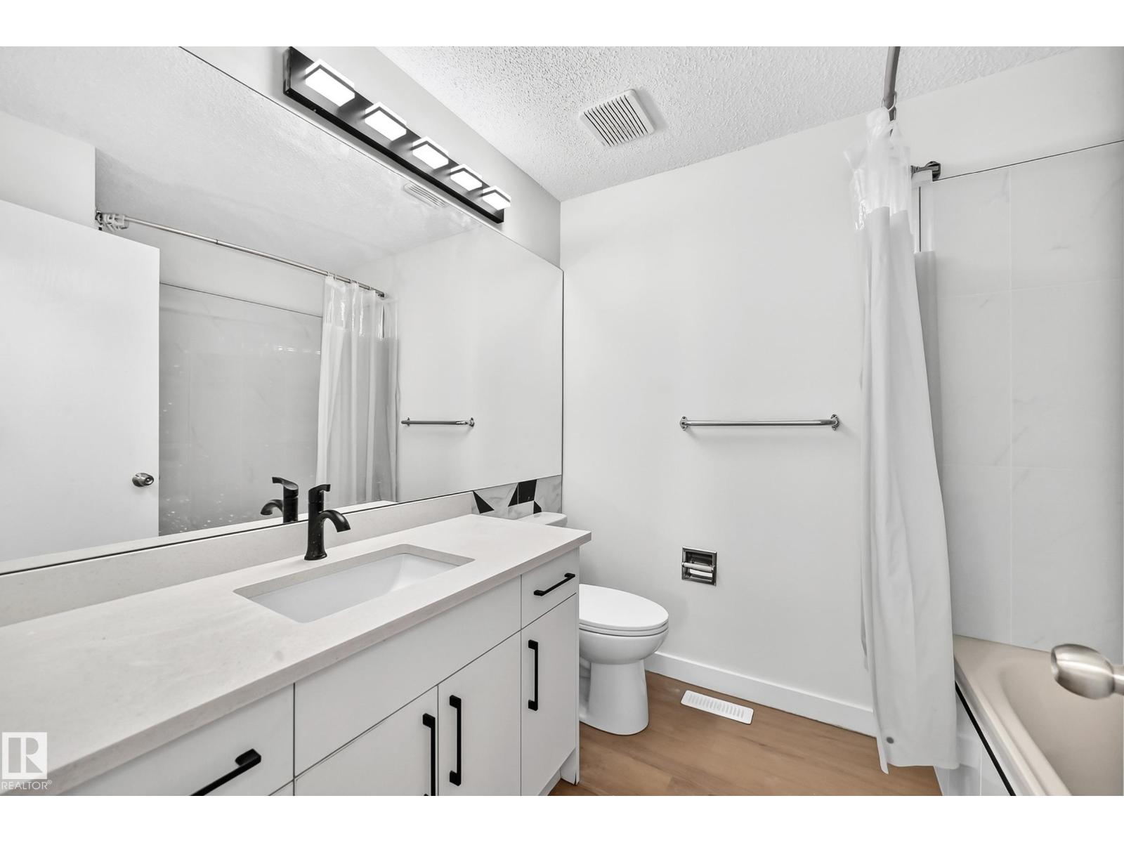 3924 26A AV NW - 26