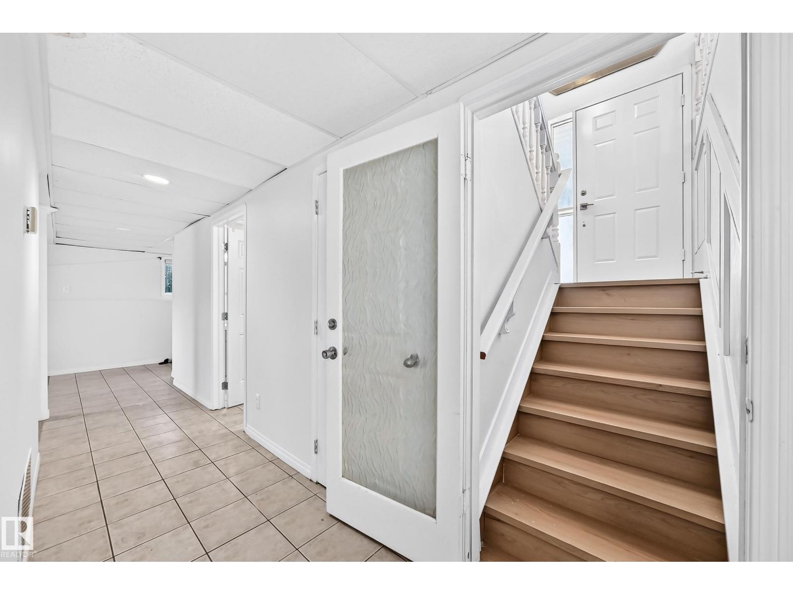 3924 26A AV NW - Image 29