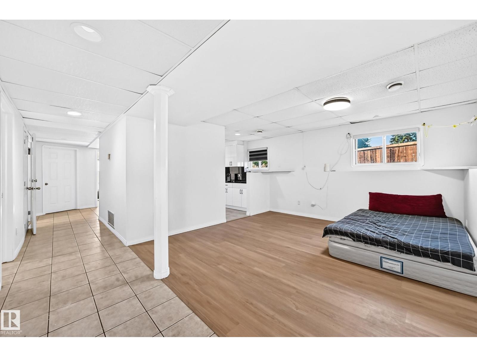 3924 26A AV NW - 32