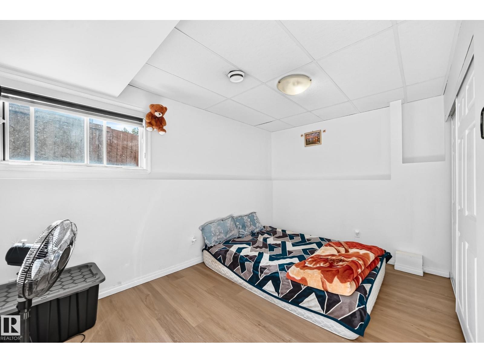 3924 26A AV NW - Image 33