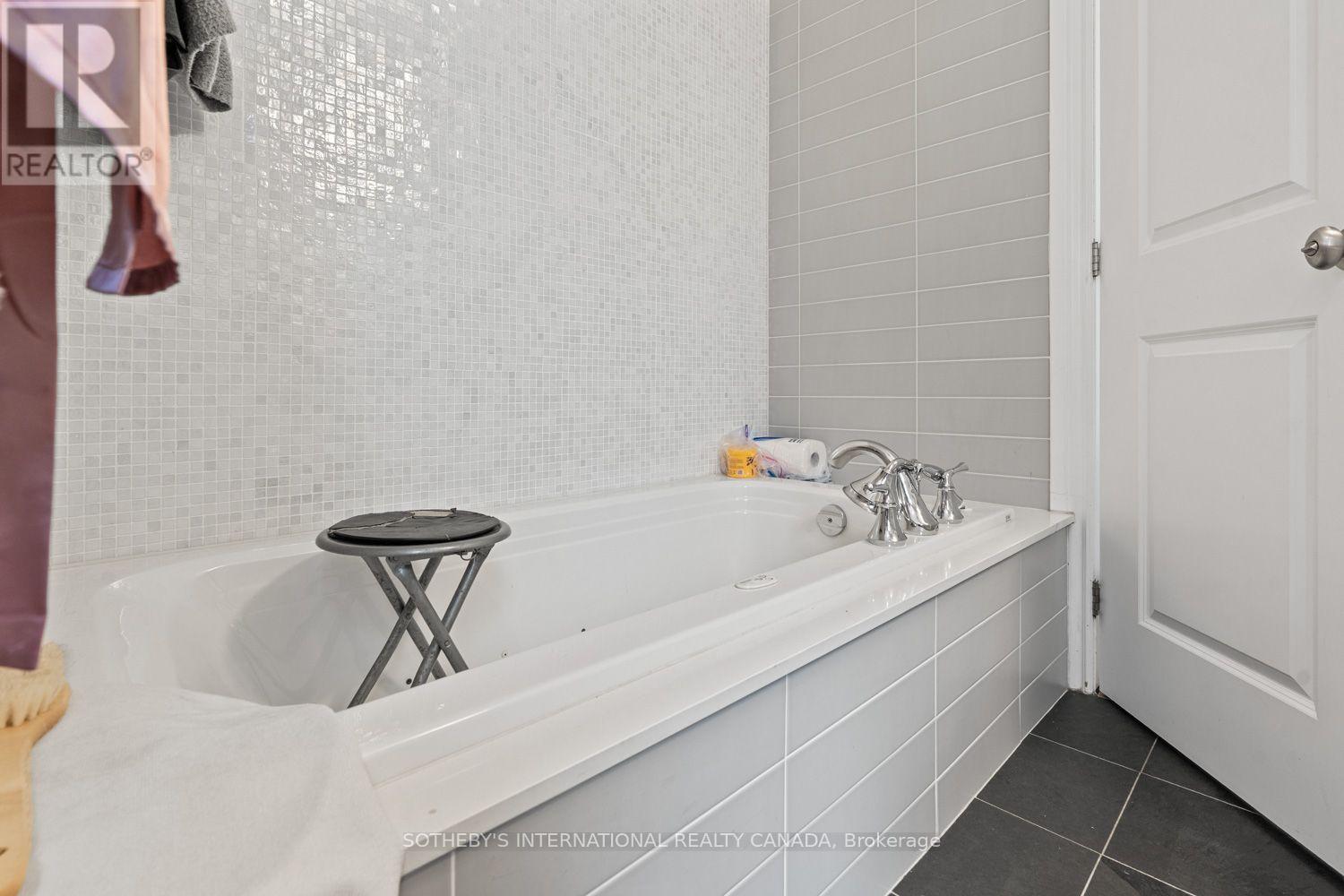 #1 8 HIGHBOURNE ROAD - Image 34