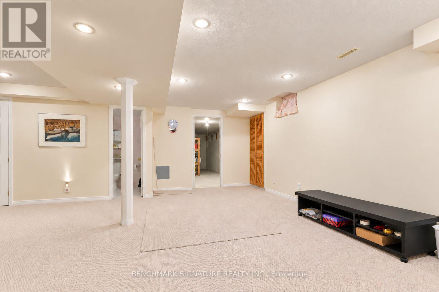 27 AVENIDA STREET - Image 25