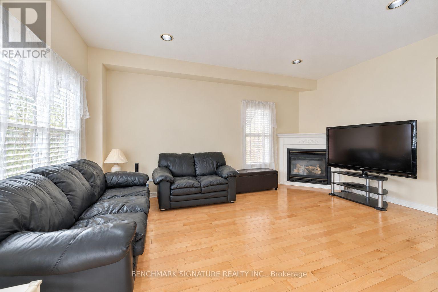 27 AVENIDA STREET - 9