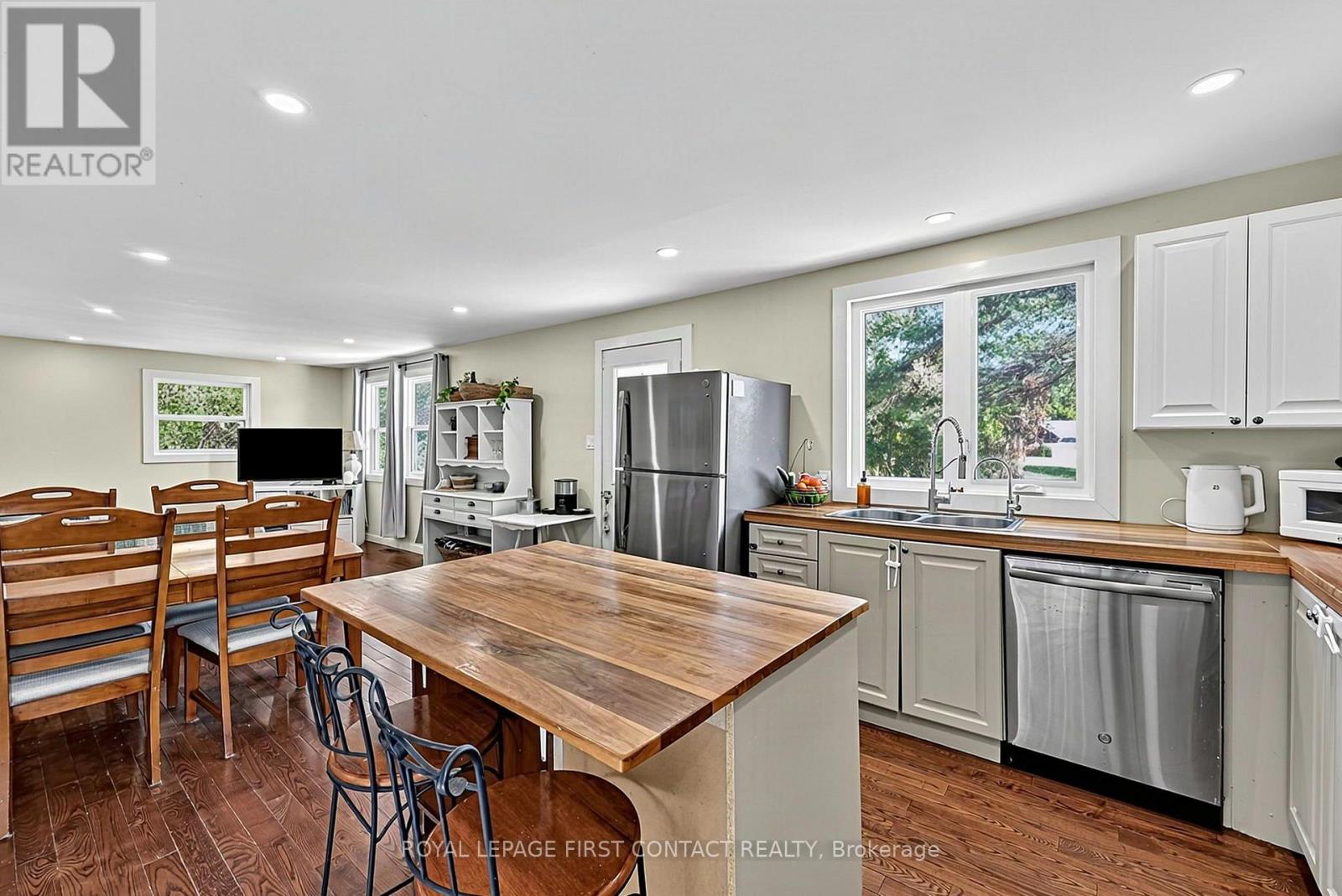 196 PARADISE AVENUE - 10