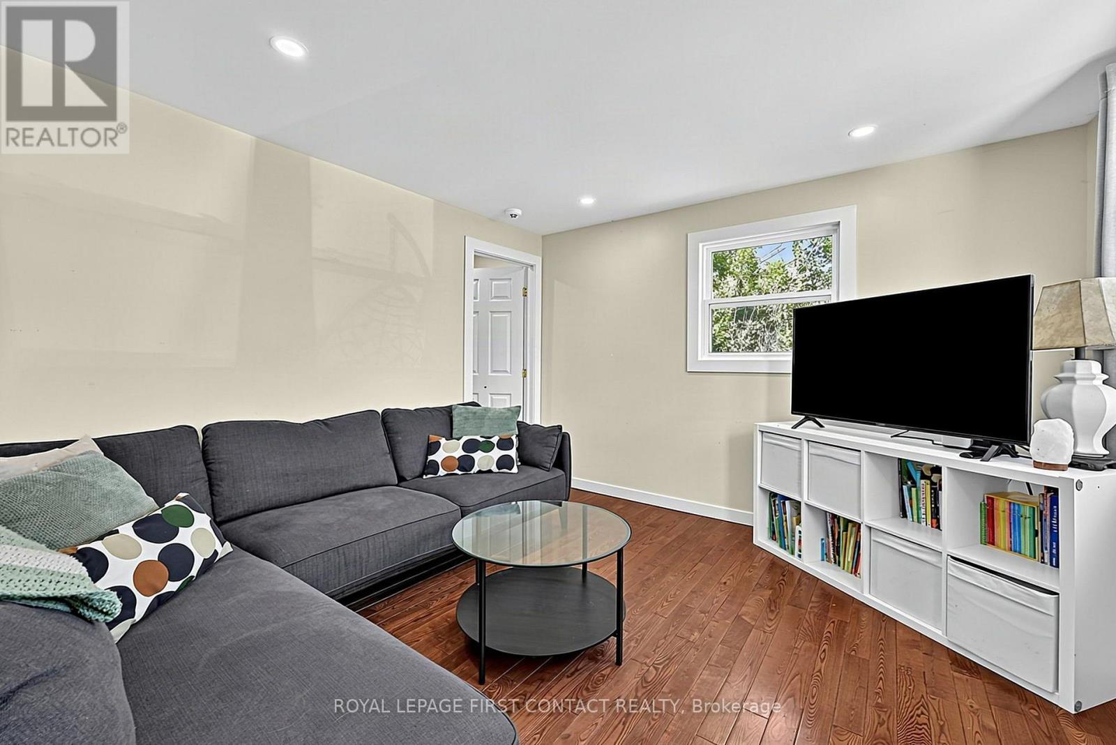196 PARADISE AVENUE - 13