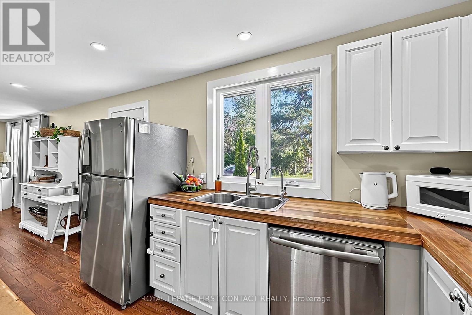 196 PARADISE AVENUE - 9