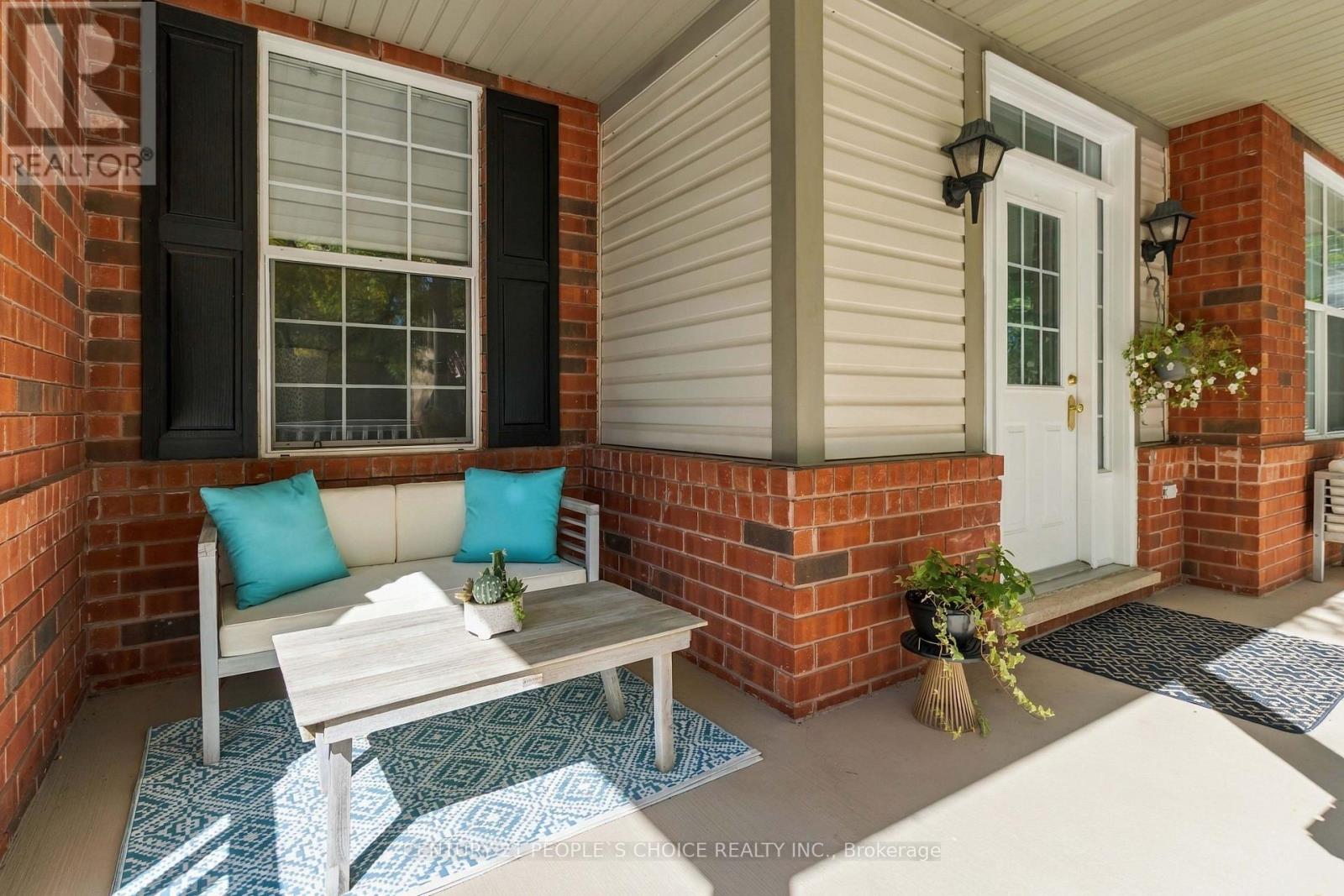 Photo of 1580 EARL CRESCENT