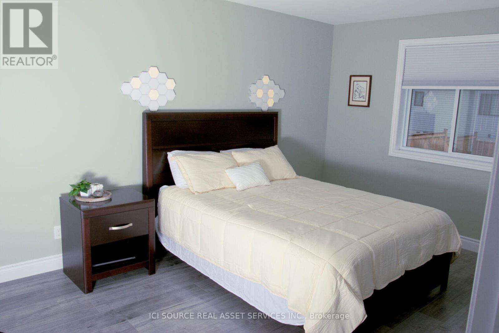50 DEACON PLACE - Image 8