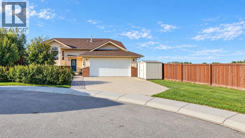 106 Strathaven Bay, Strathmore