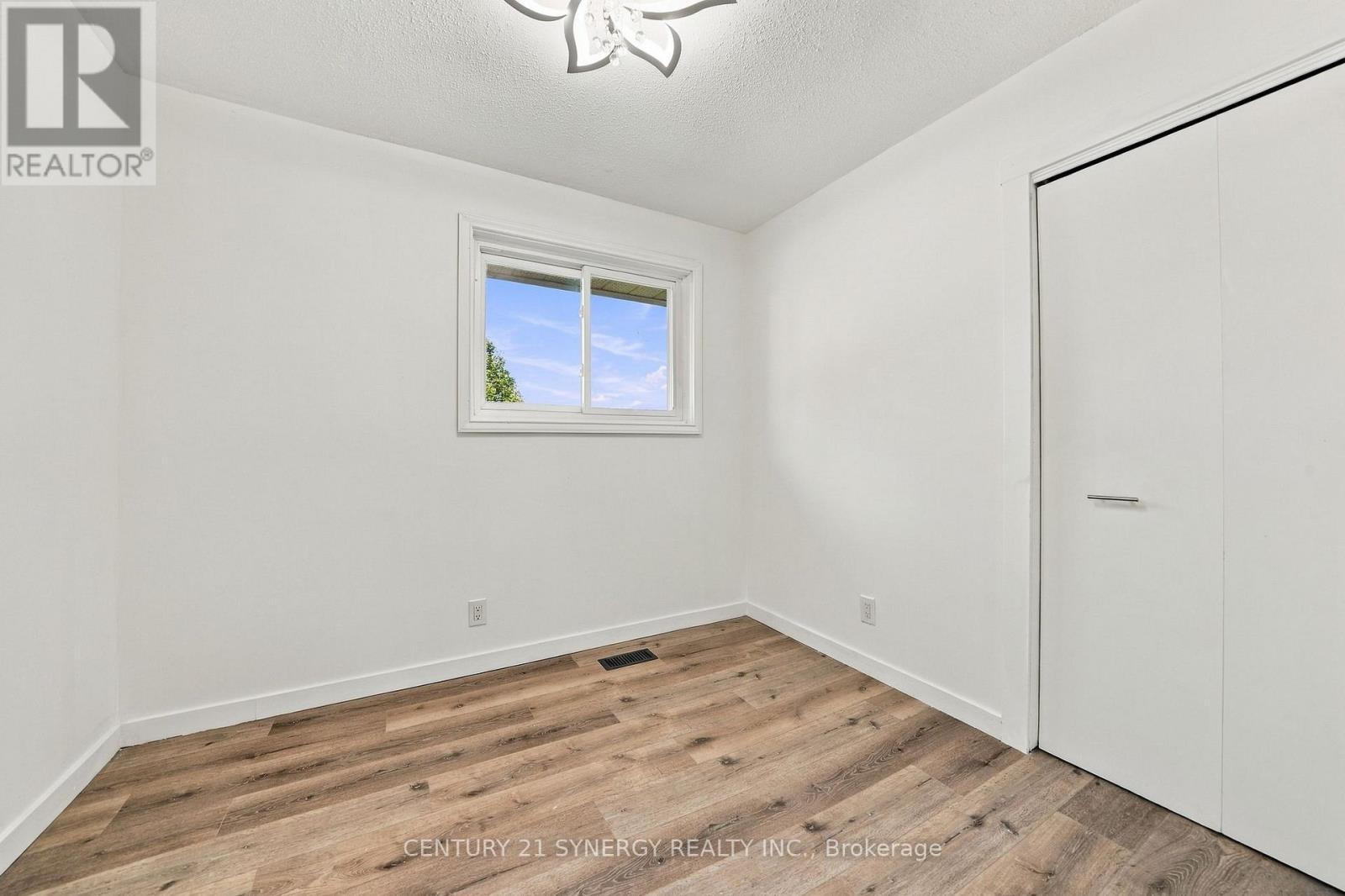 696 WHITES ROAD - Image 22