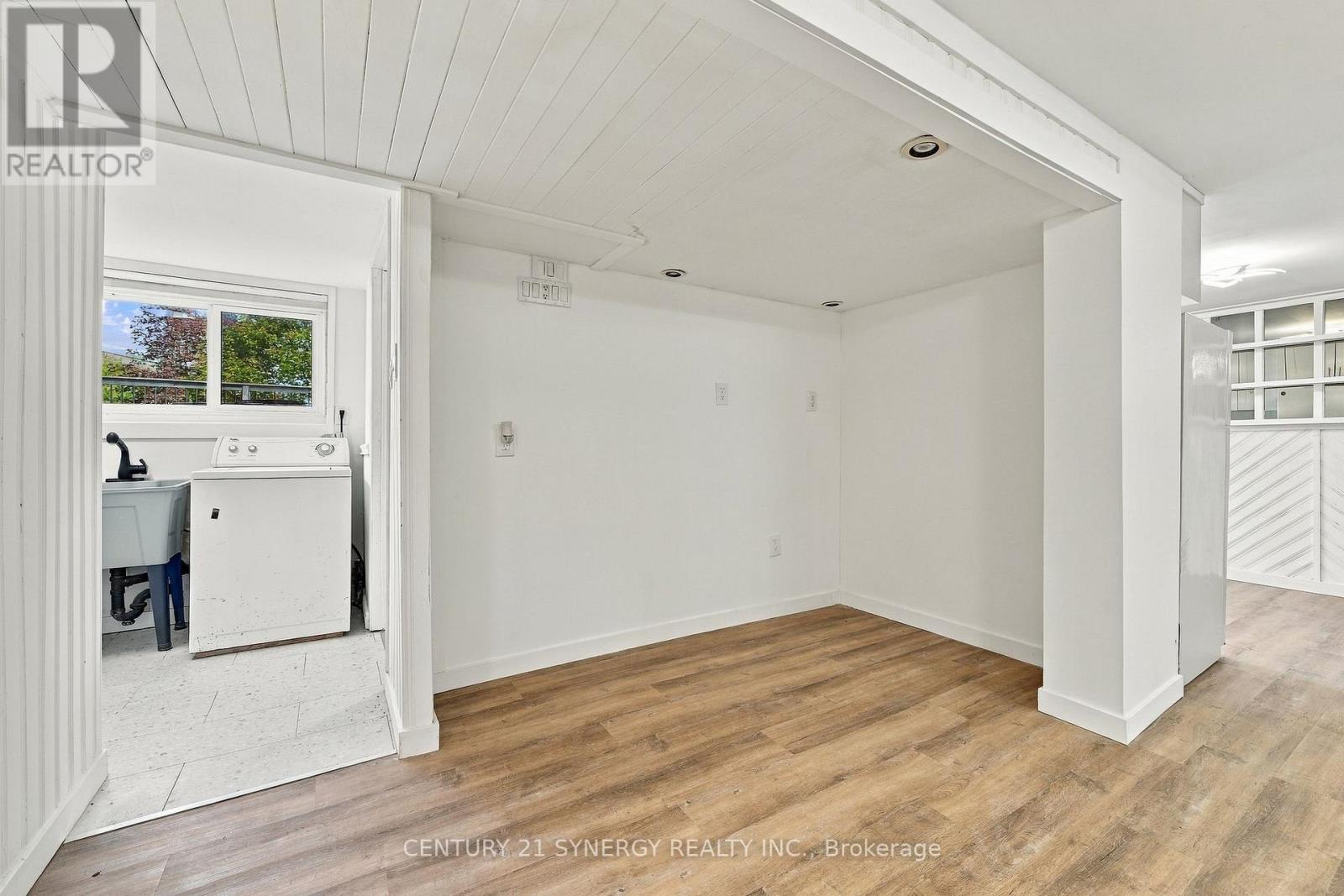 696 WHITES ROAD - Image 28