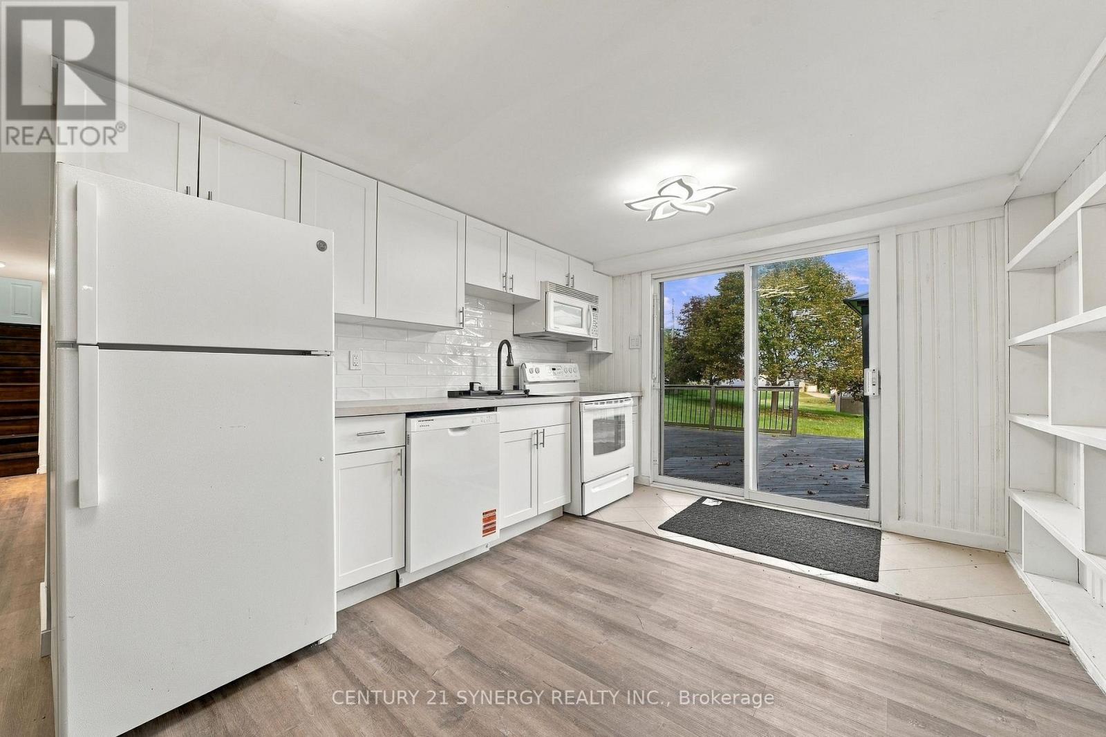 696 WHITES ROAD - Image 32