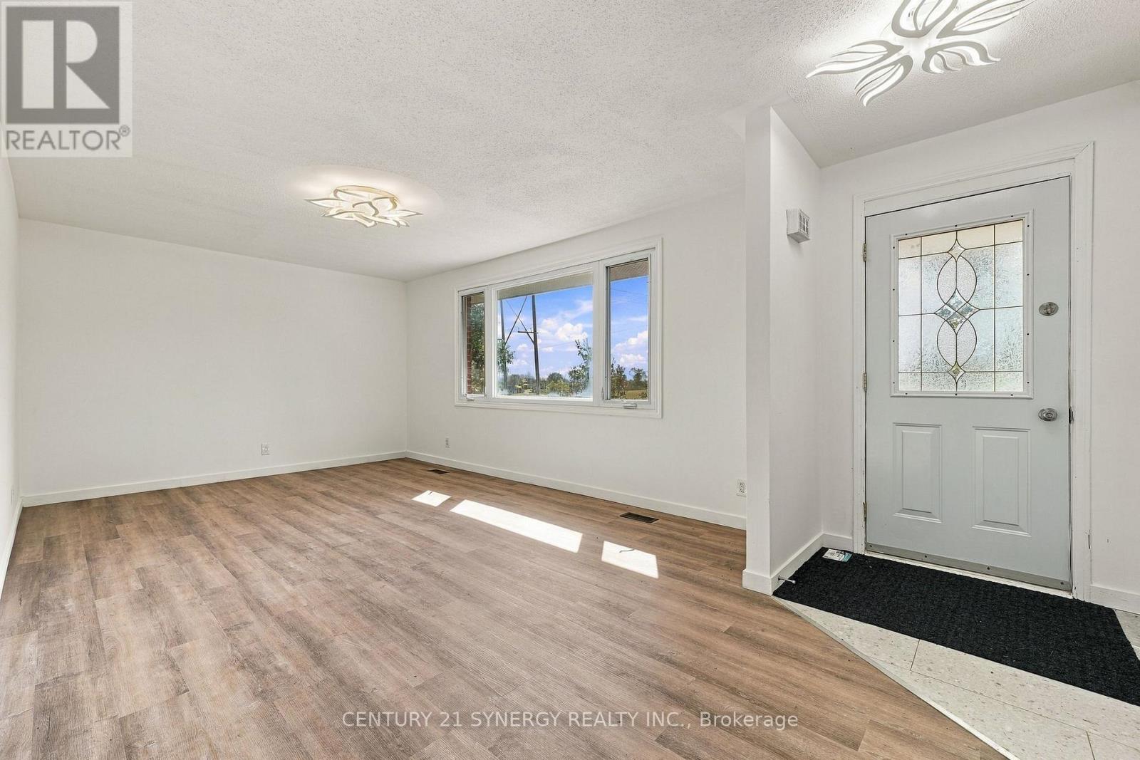 696 WHITES ROAD - Image 4