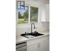 Bathroom - 696 Whites Road, Quinte West, ON K8V5P8 Photo 11