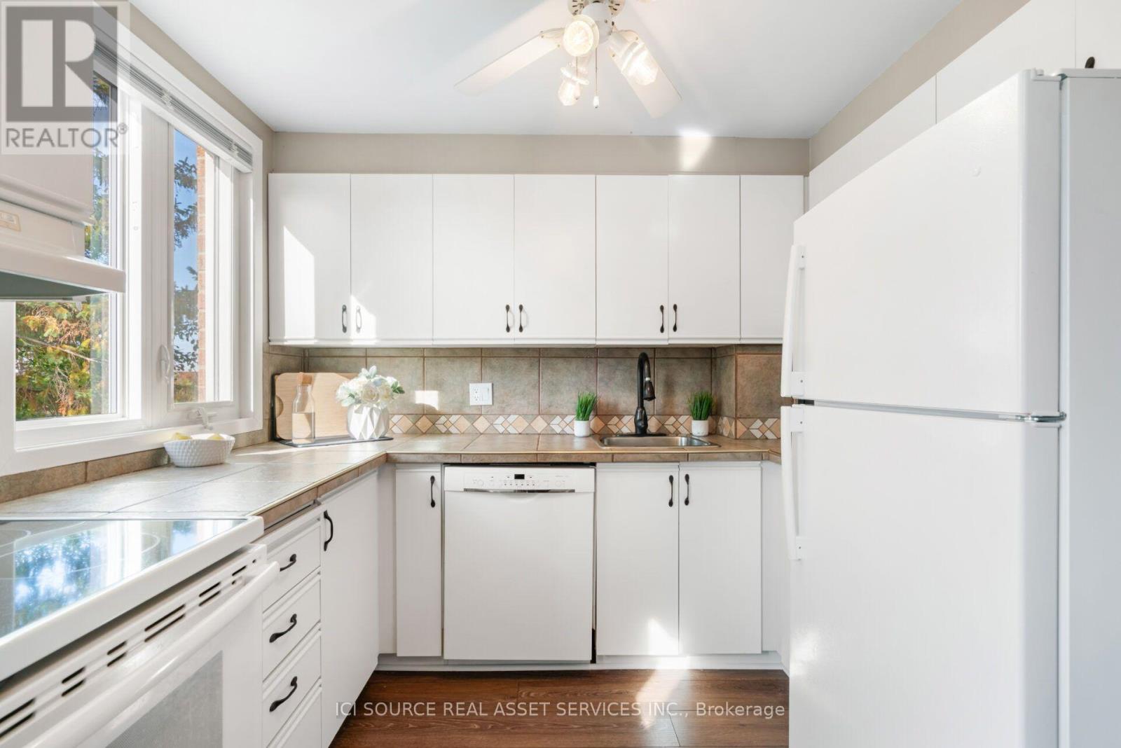 6754B JEANNE-D'ARC BOULEVARD N - 14