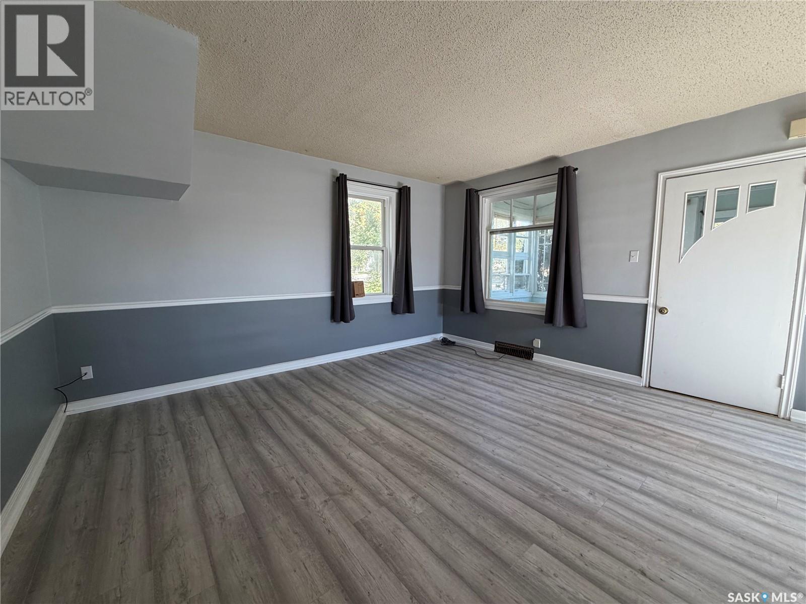 1014 6th AVENUE NW, Moose Jaw — photo 4