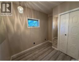 Bedroom - 1014 6th Avenue Nw, Moose Jaw, SK S6H0W2 Photo 7