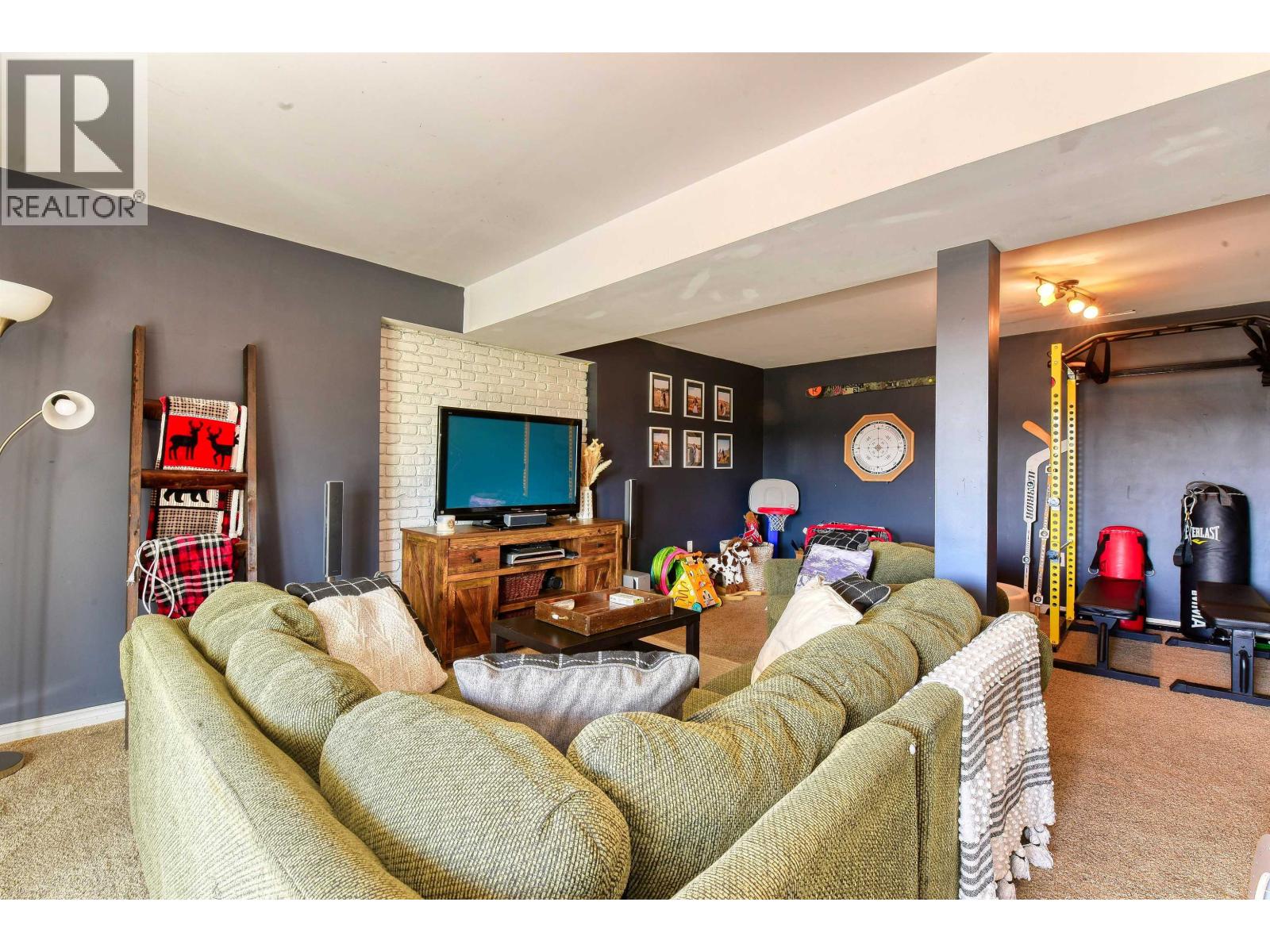 657 CENTENNIAL DRIVE - 21
