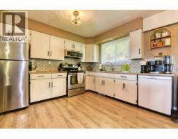 Foyer - 657 Centennial Drive, Williams Lake, BC V2G4E5 Photo 8