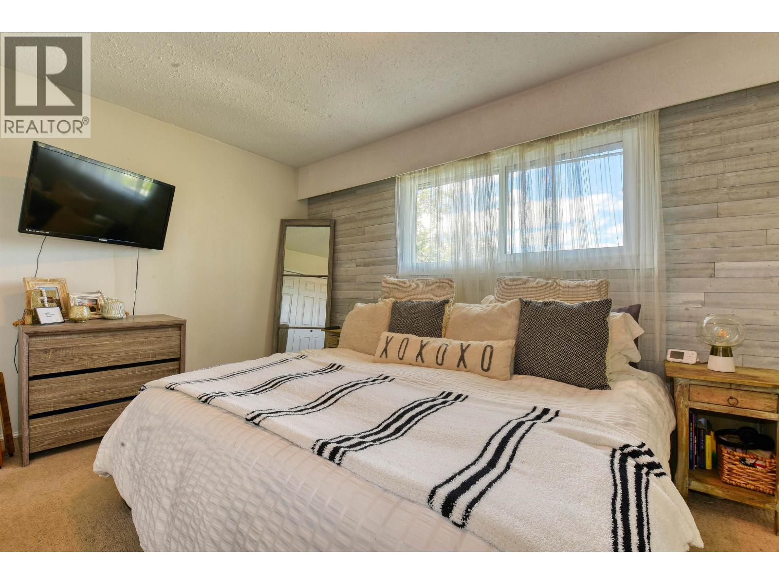 657 CENTENNIAL DRIVE - 10