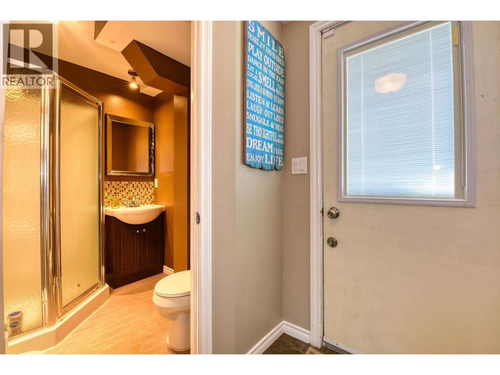 657 CENTENNIAL DRIVE - Image 17