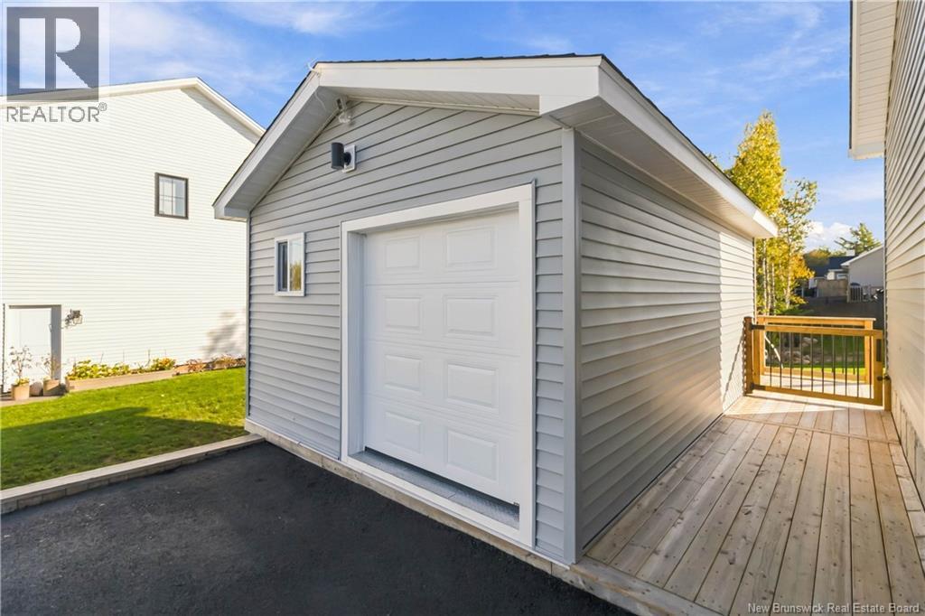 11 Joanne Street, Dieppe, New Brunswick, E1A9N7, Dieppe, New Brunswick — photo 4 of 5