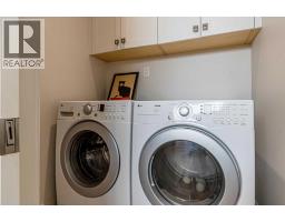 1912 23 Avenue Nw, Calgary, AB T2M1V8 Photo 20