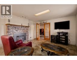 Laundry room - 759 Winger Road, Williams Lake, BC V2G5J9 Photo 15