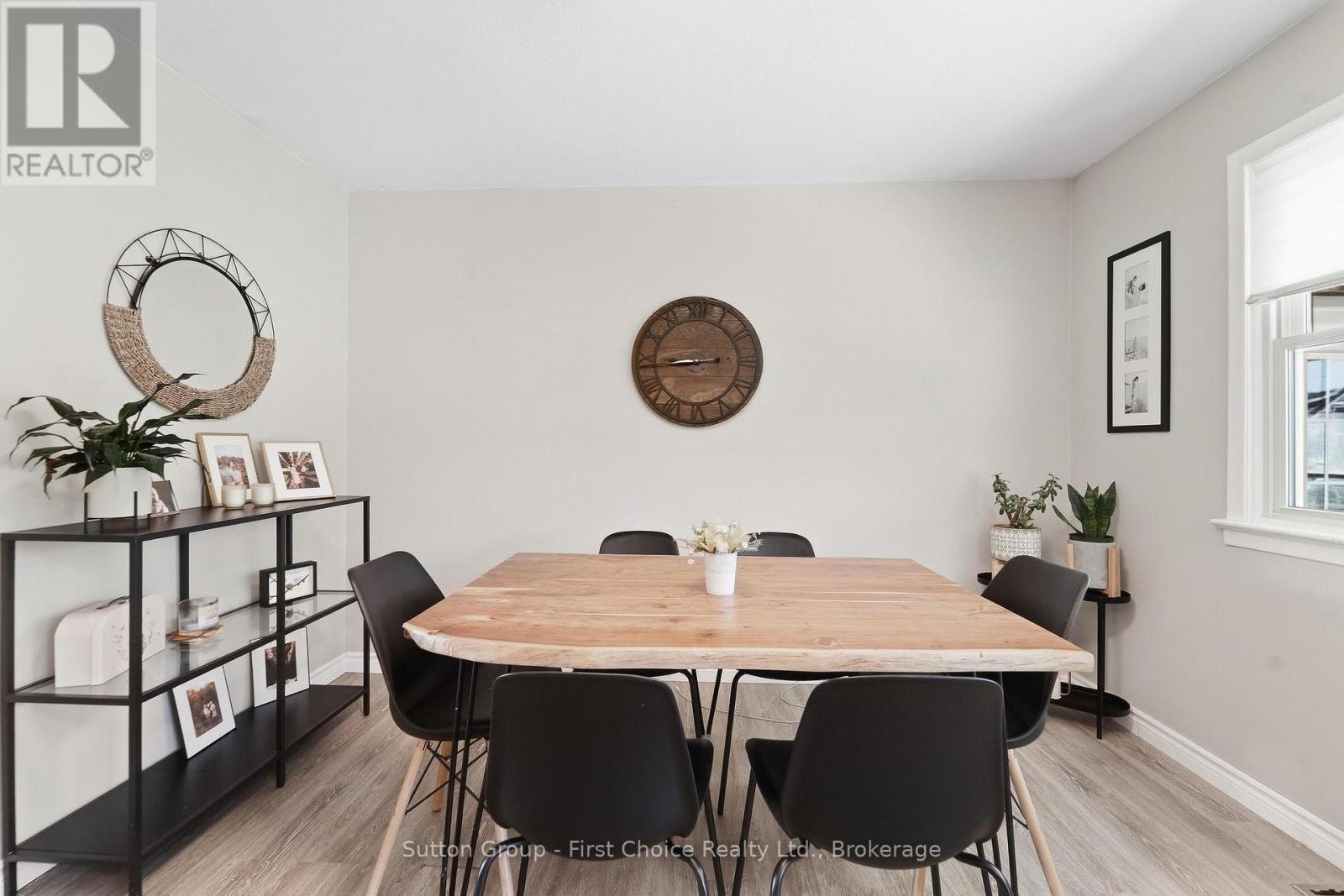 17 REGINA ROAD - 13