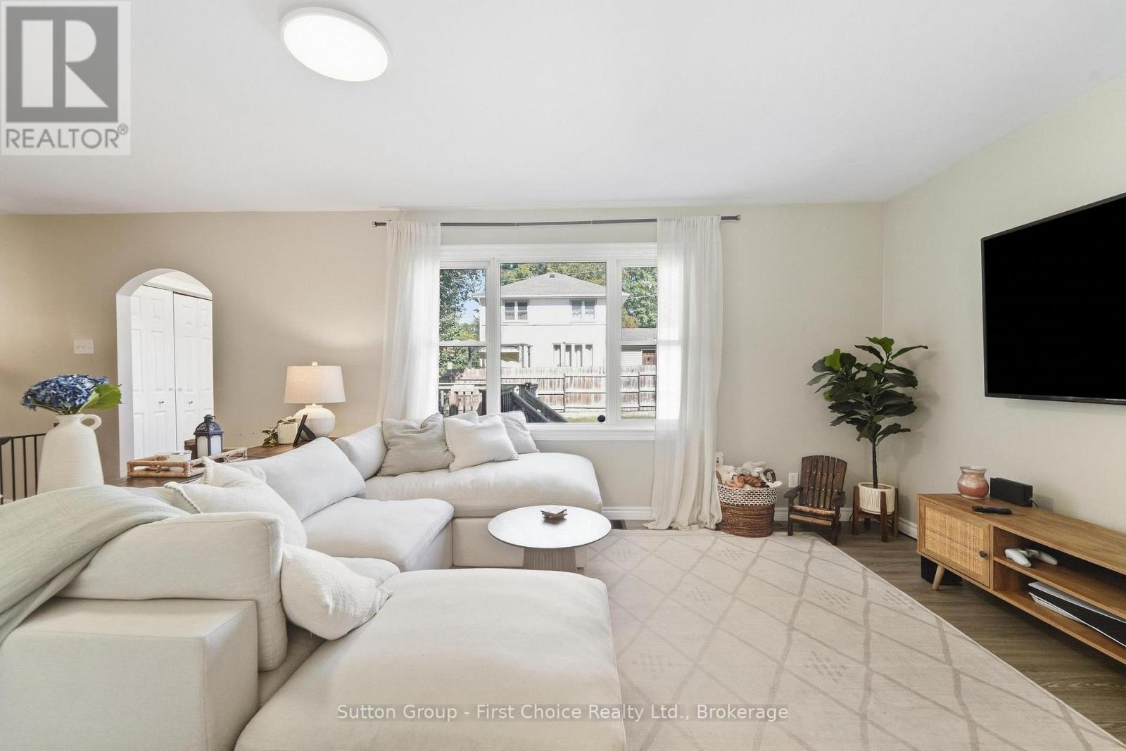 17 REGINA ROAD - 14