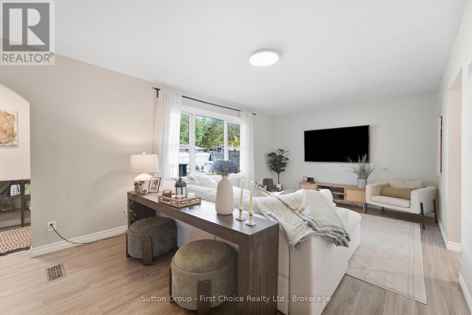 17 REGINA ROAD - 15