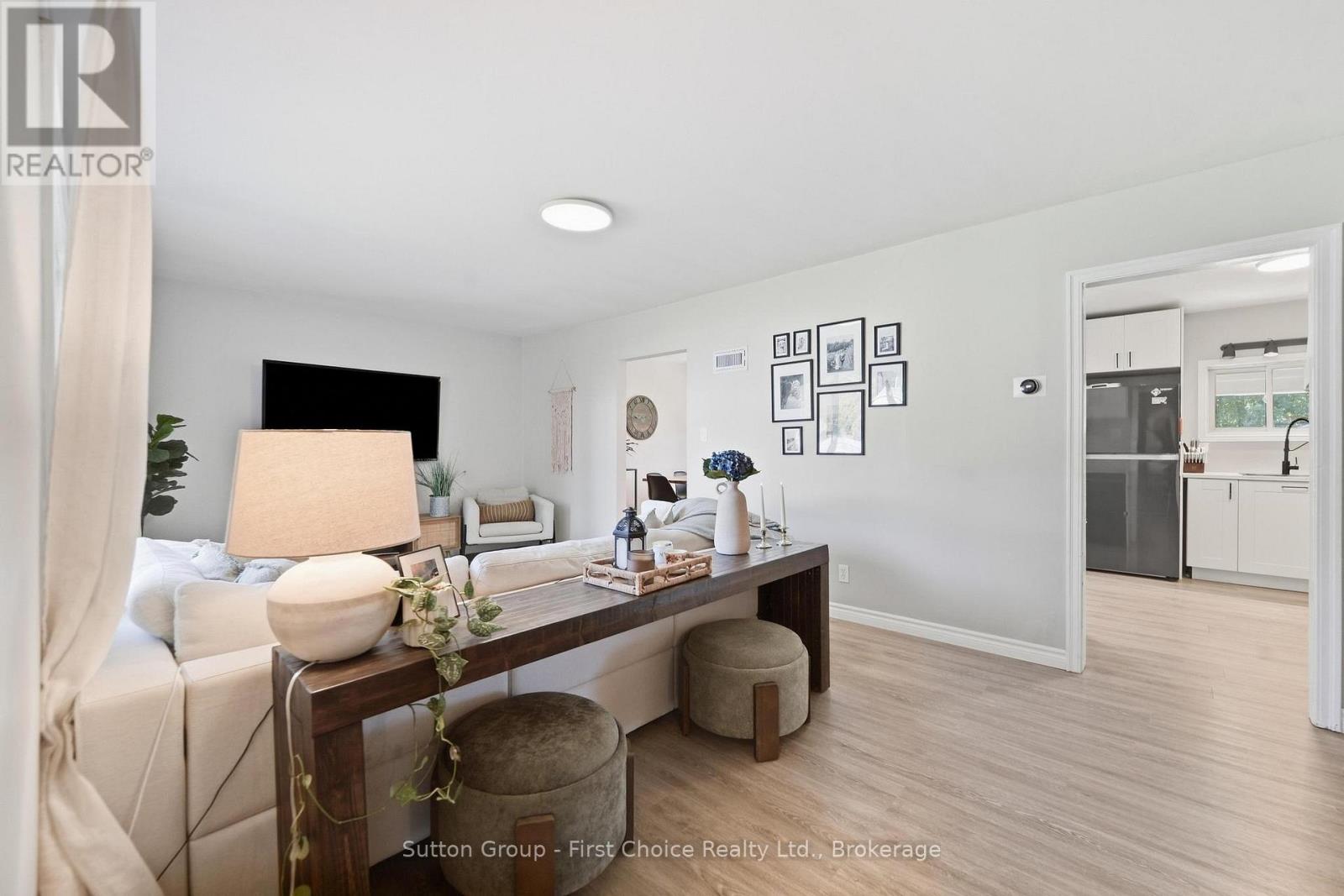 17 REGINA ROAD - Image 17