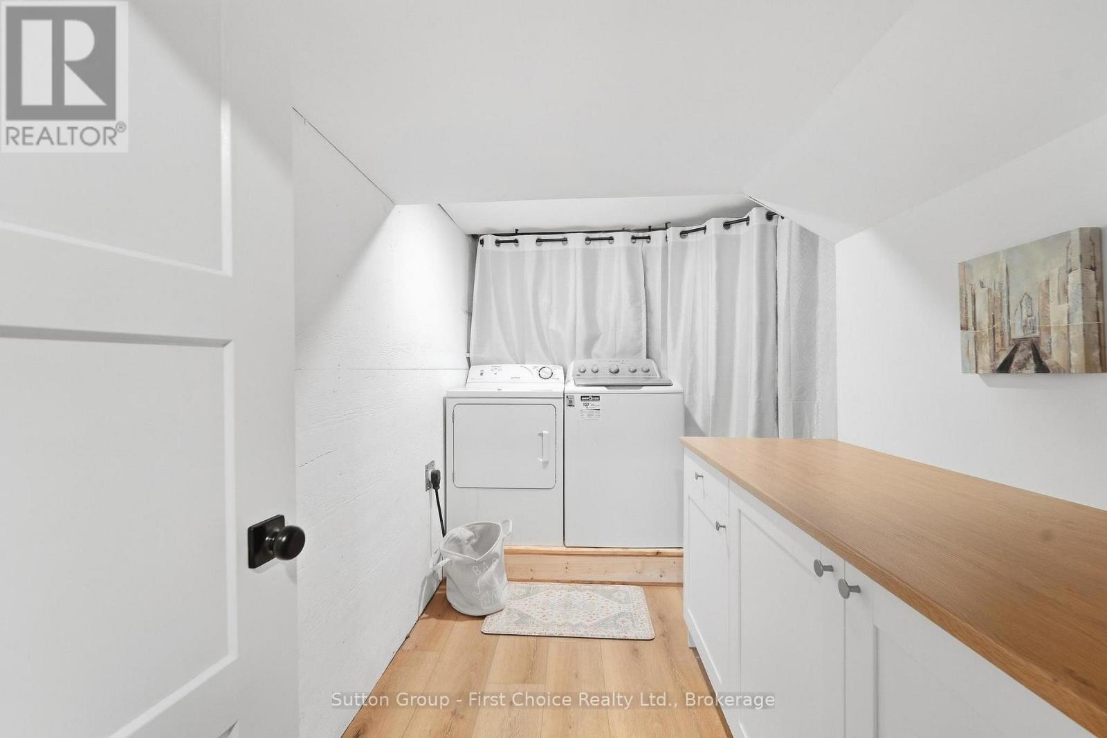 17 REGINA ROAD - Image 34
