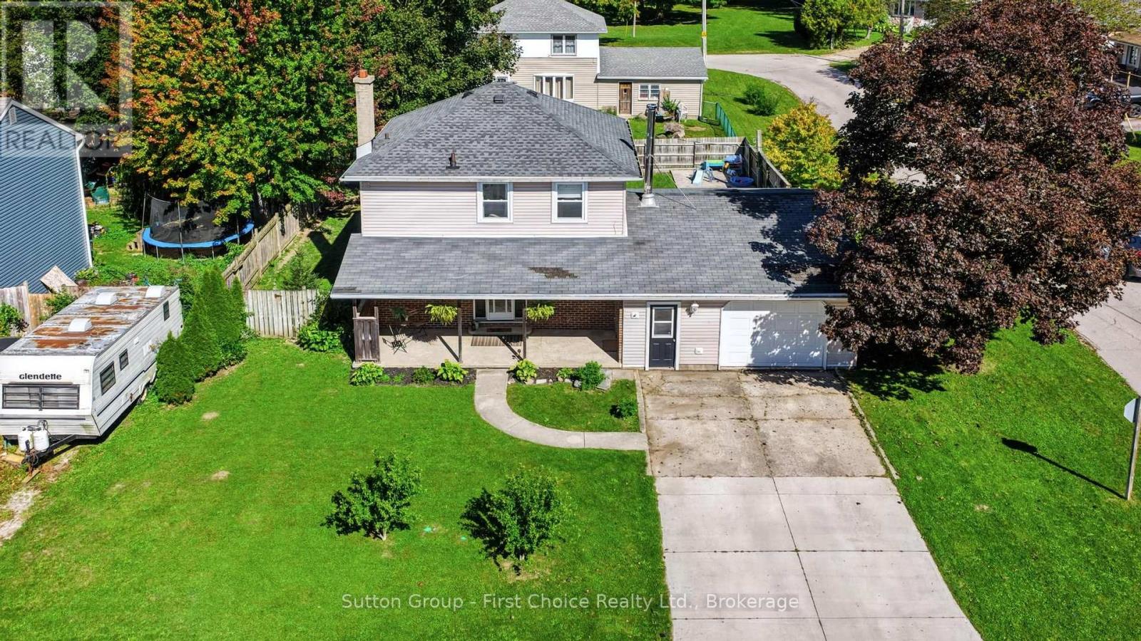17 REGINA ROAD - 39