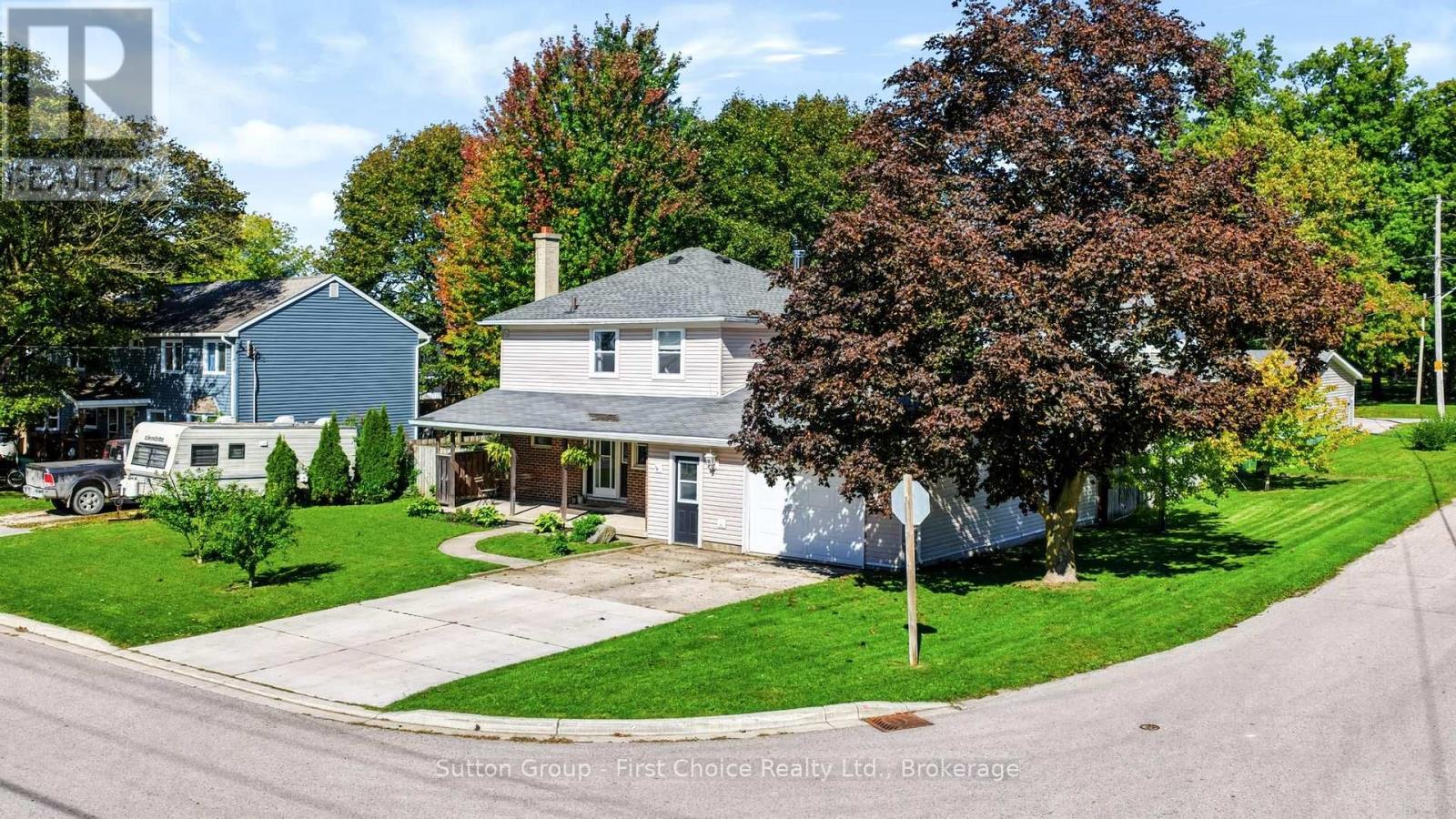 17 REGINA ROAD - 40