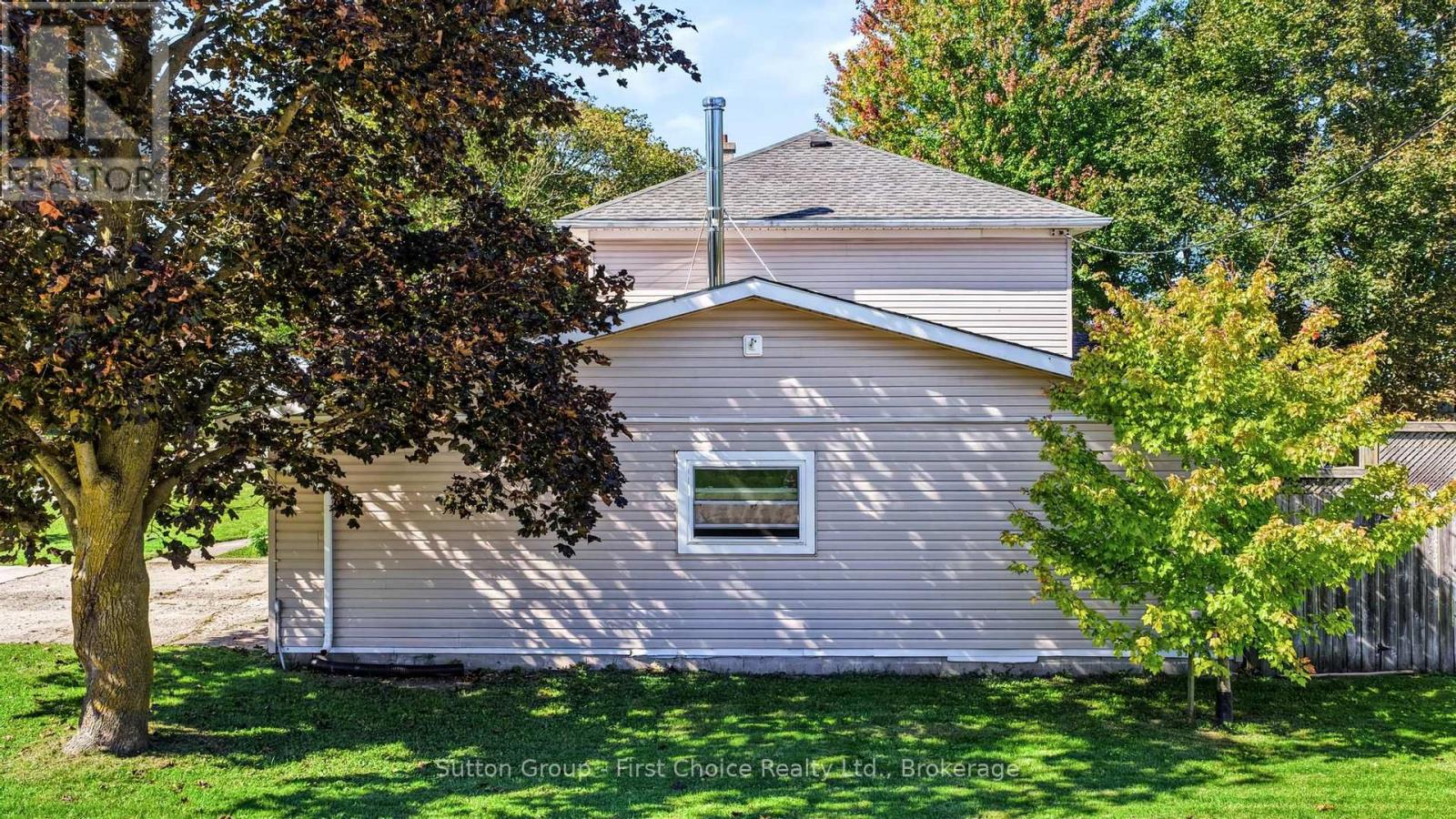 17 REGINA ROAD - 41