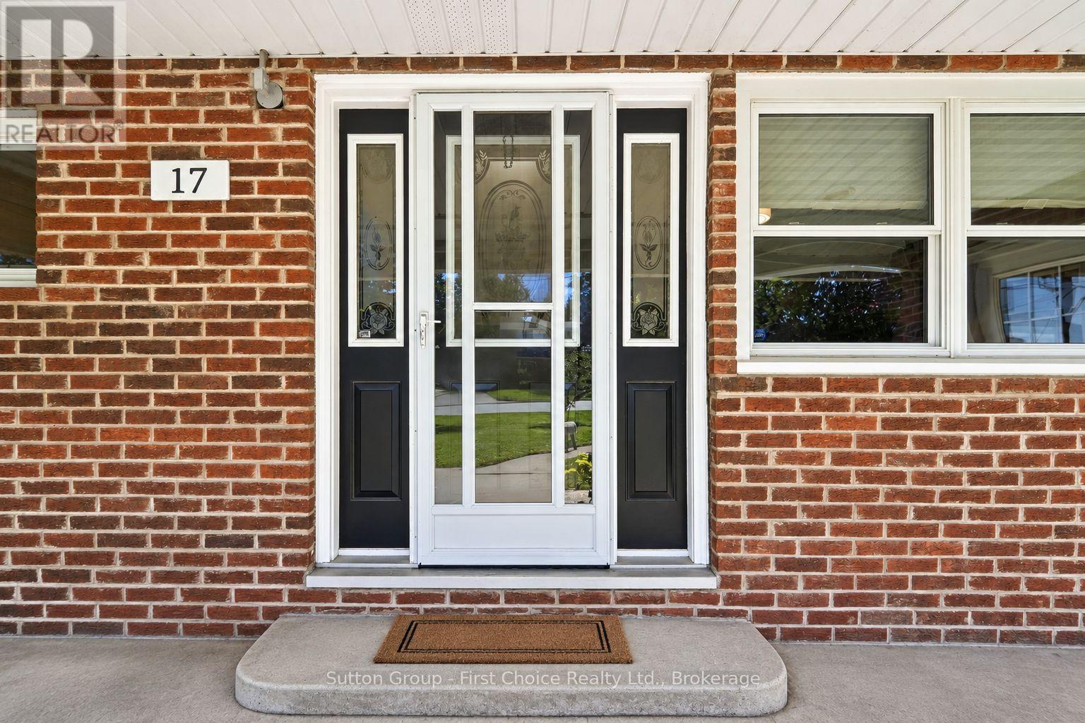 17 REGINA ROAD - 5