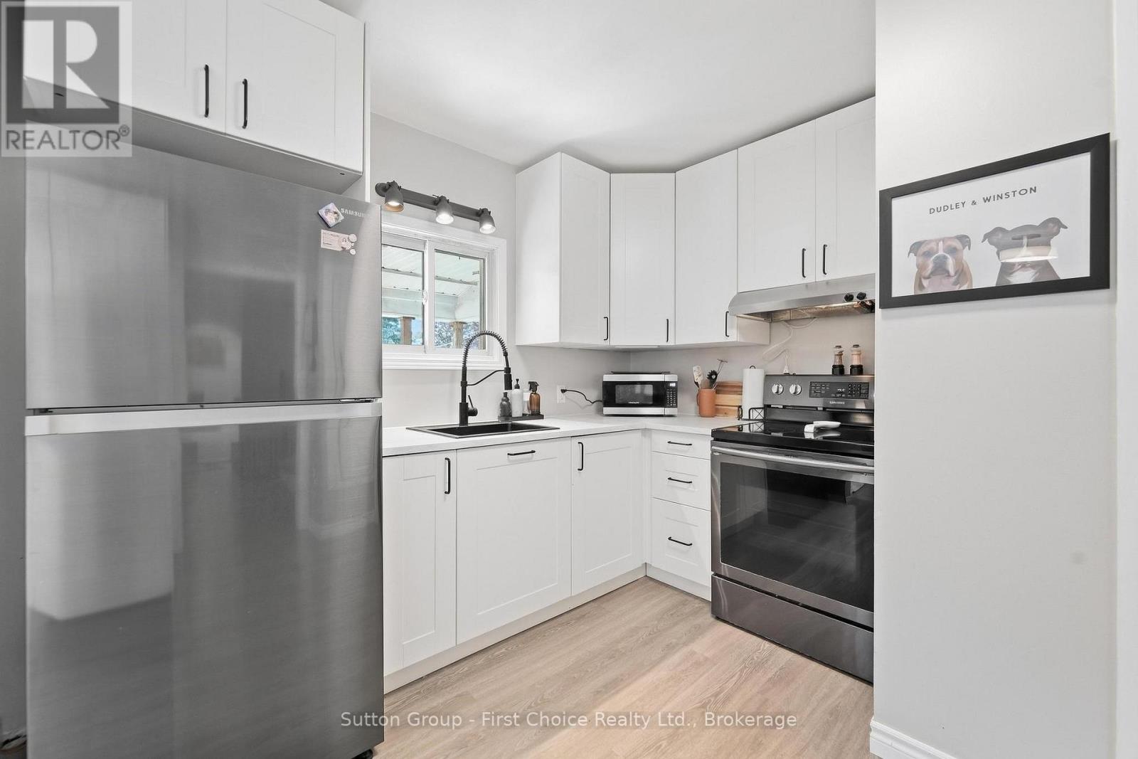 17 REGINA ROAD - 9