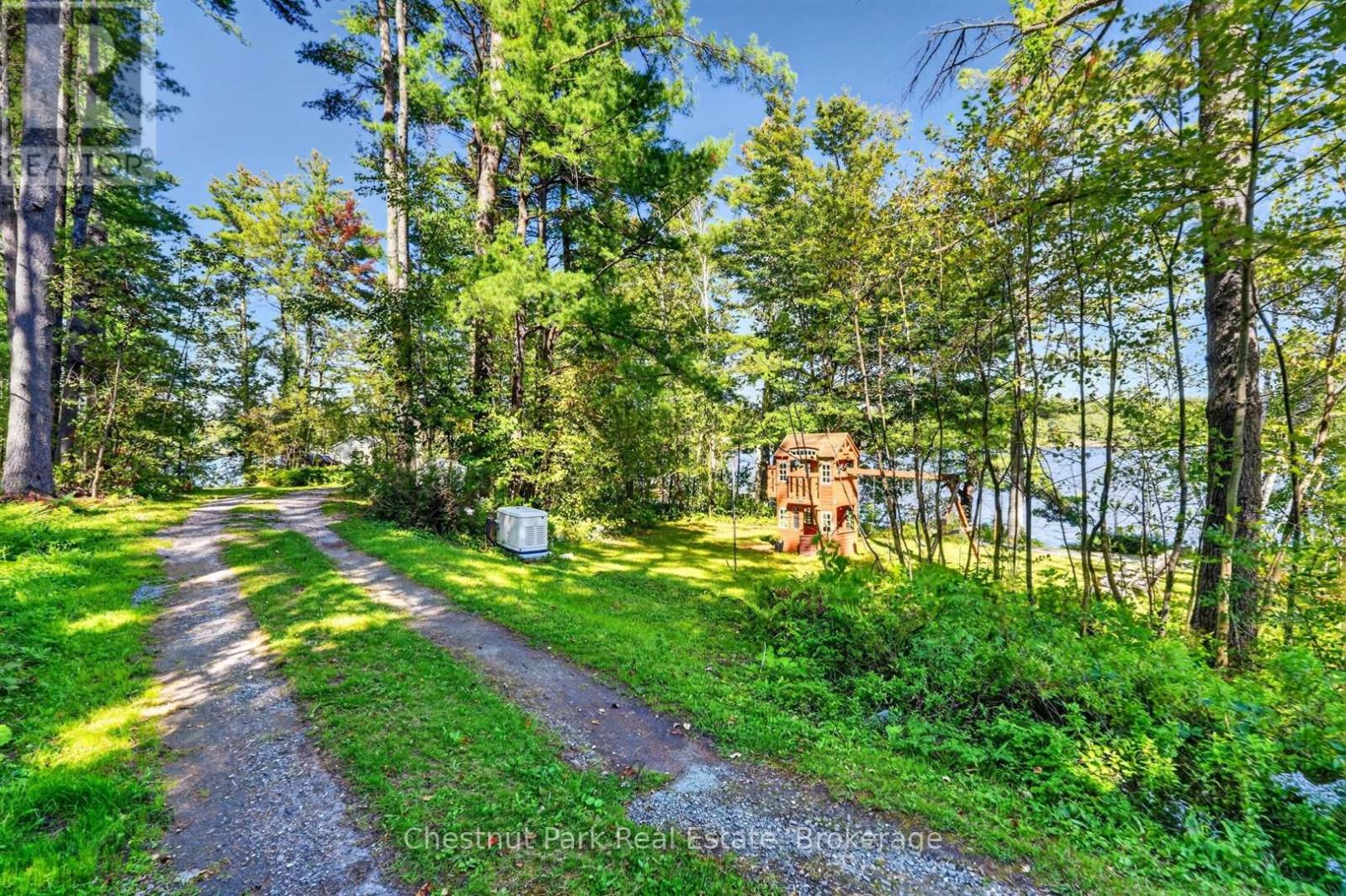 1048 NORA LANE - 34
