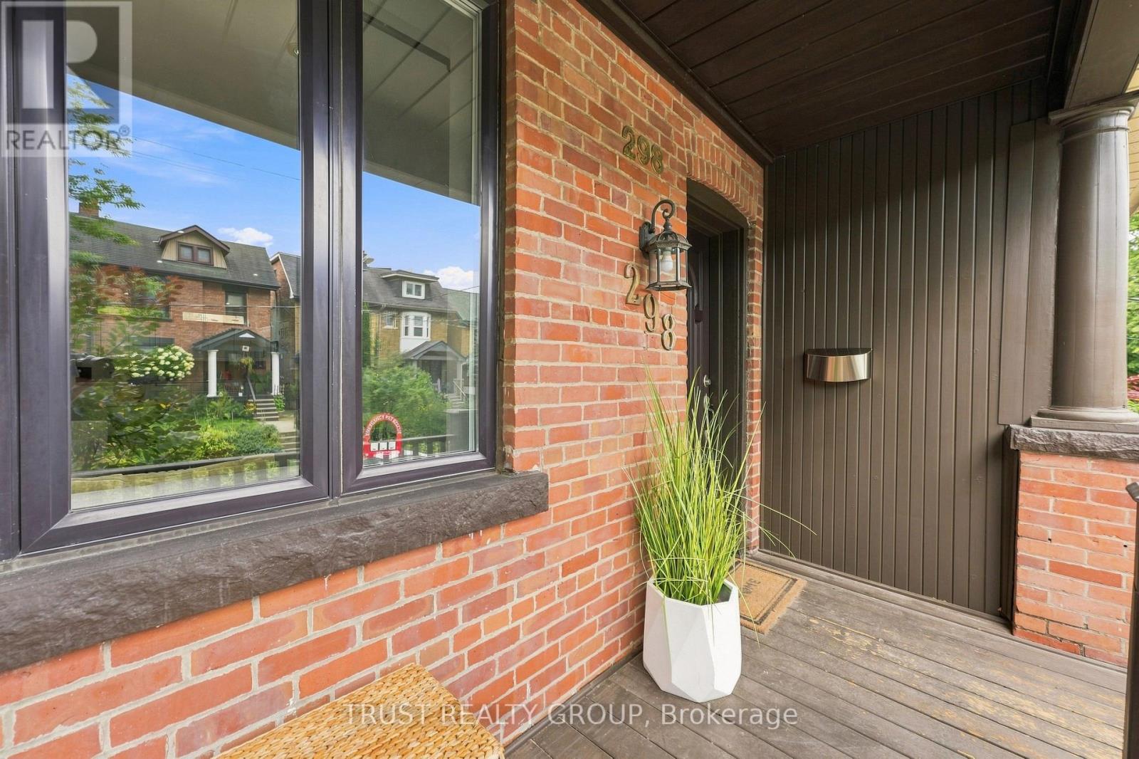 298 GARDEN AVENUE - 6