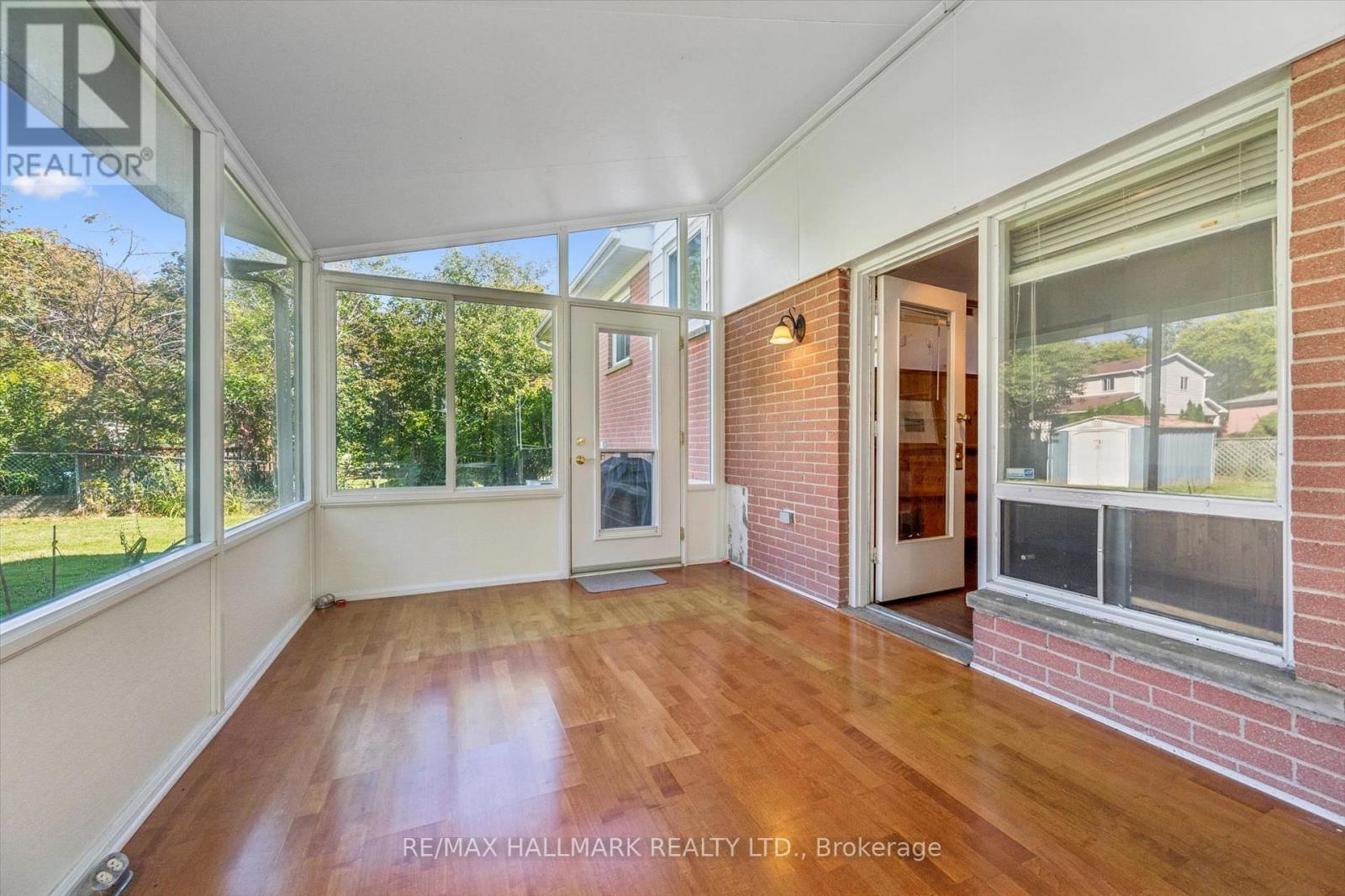 2209 BUTTONBUSH CRESCENT - 34