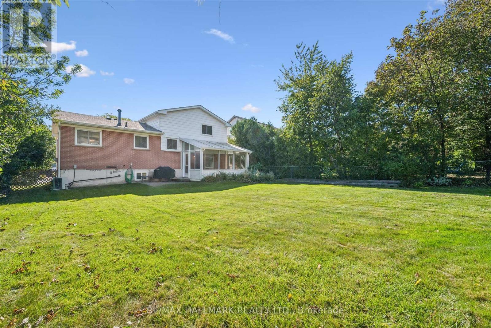 2209 BUTTONBUSH CRESCENT - 37