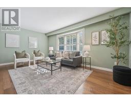 Living room - 2209 Buttonbush Crescent, Mississauga, ON L5L1C4 Photo 7